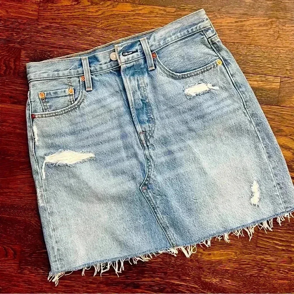 LEVI’S + Free People Deconstructed Denim High Waisted Skirt sz 28